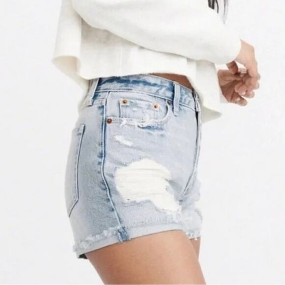 Abercrombie & Fitch Annie High Rise Light Wash Denim Shorts - Picture 2 of 6